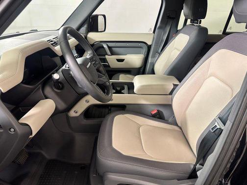 2024 Land Rover Defender 110 P400 X-Dynamic SE