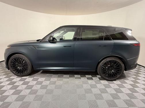 British Racing Green SV Bespoke Ultra Met Satin 2026 Land Rover Range Rover Sport P635 SV