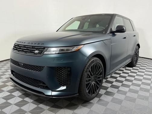 British Racing Green SV Bespoke Ultra Met Satin 2026 Land Rover Range Rover Sport P635 SV