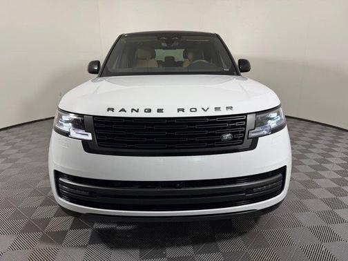 White 2025 Land Rover Range Rover P400 SE