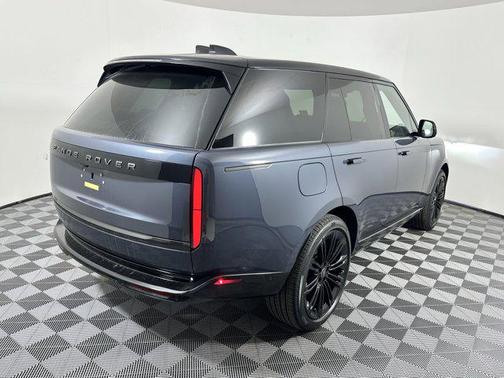 2025 Land Rover Range Rover P400 SE