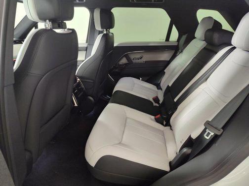 2025 Land Rover Range Rover Sport SE