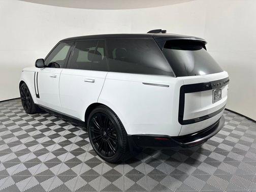 2023 Land Rover Range Rover P530 SE