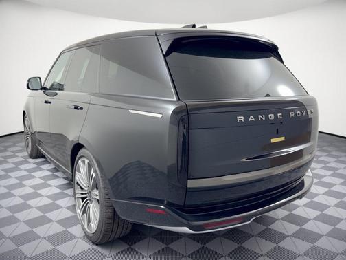 Santorini Black Metallic 2027 Land Rover Range Rover SE