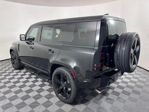 2025 Land Rover Defender 110 P500 X-Dynamic SE
