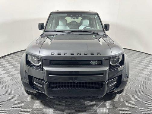 2025 Land Rover Defender 110 P400 X-Dynamic SE