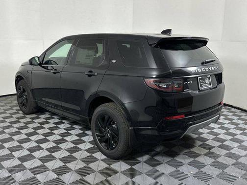 Santorini Black Metallic 2025 Land Rover Discovery Sport S