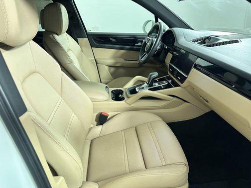 2023 Porsche Cayenne AWD