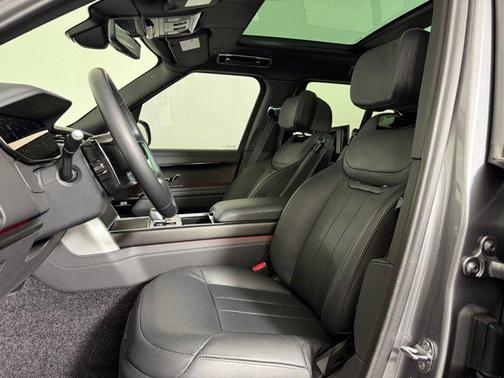 2024 Land Rover Range Rover P615 SV