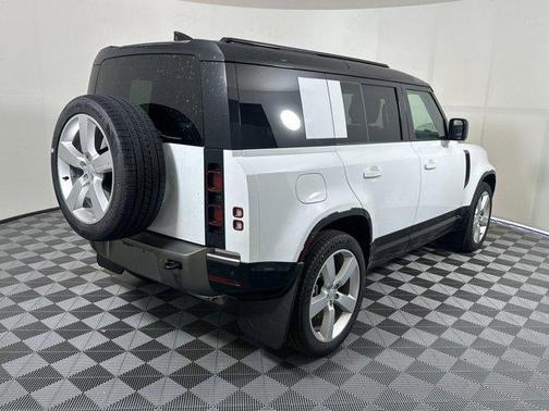 2025 Land Rover Defender 110 P400 X-Dynamic SE
