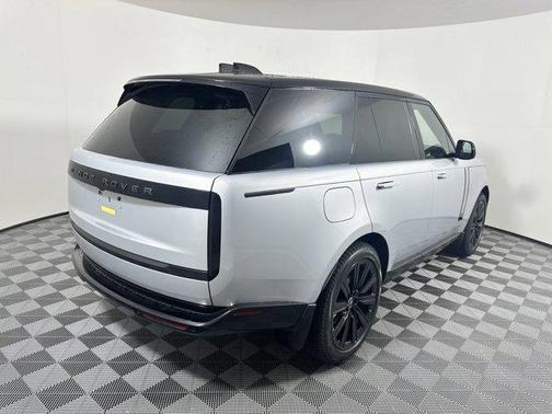 2025 Land Rover Range Rover P400 SE