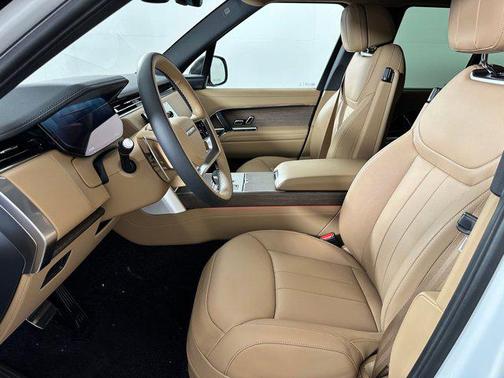 2025 Land Rover Range Rover P530 SE