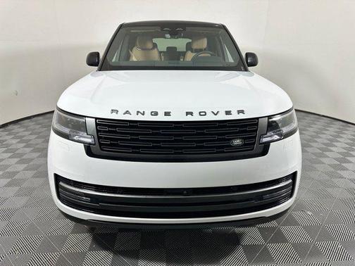 2025 Land Rover Range Rover P530 SE