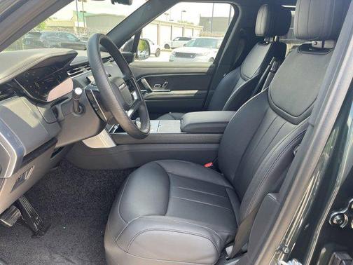2025 Land Rover Range Rover P530 SE 7 Seat