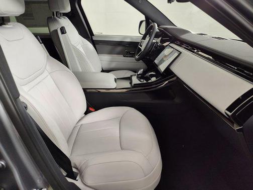 2025 Land Rover Range Rover Sport P360 S