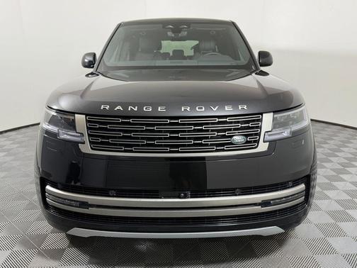 Santorini Black 2026 Land Rover Range Rover P400 SE 7 Seat