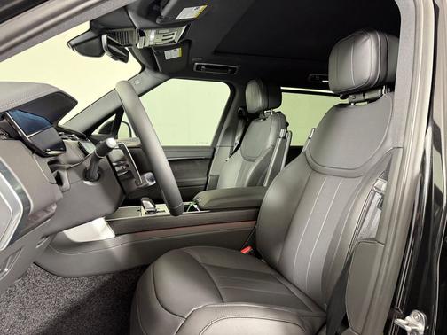 Santorini Black 2026 Land Rover Range Rover P400 SE 7 Seat