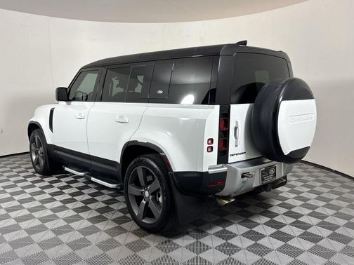 Fuji White 2024 Land Rover Defender 110 P500 SE