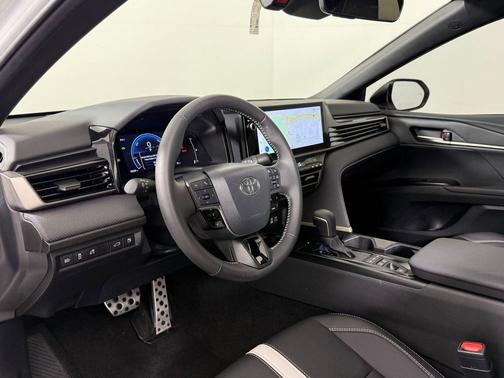Ice Cap 2026 Toyota Camry SE