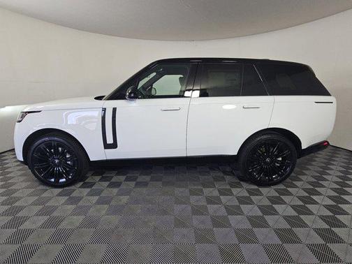 2025 Land Rover Range Rover P400 SE