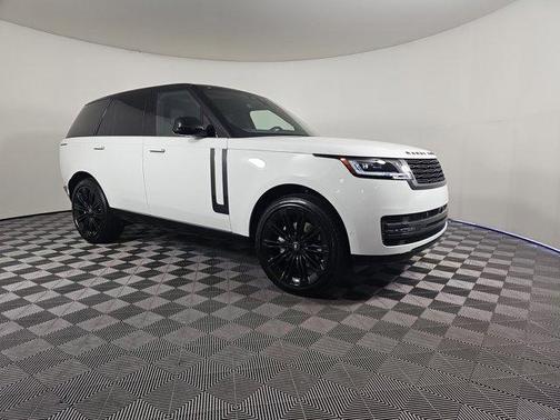 2025 Land Rover Range Rover P400 SE