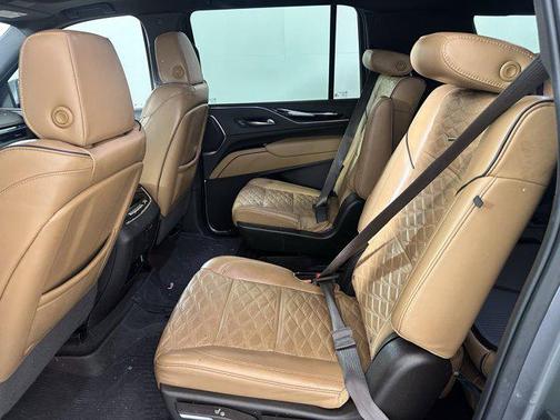 2022 Cadillac Escalade ESV Premium Luxury