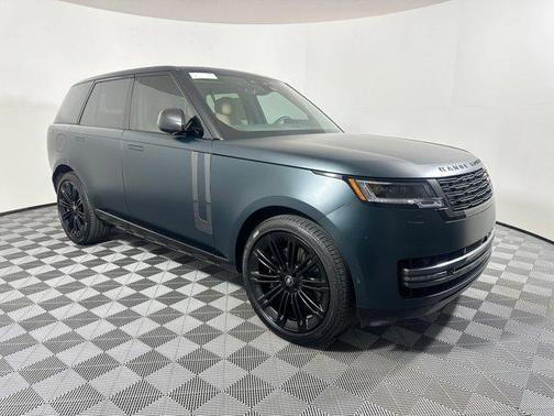 2025 Land Rover Range Rover P530 SE