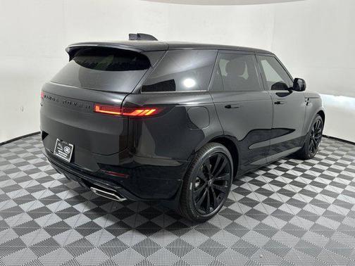2025 Land Rover Range Rover Sport SE