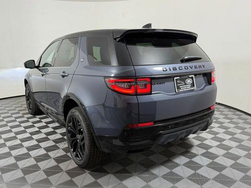 Varesine Blue Metallic 2026 Land Rover Discovery Sport Landmark