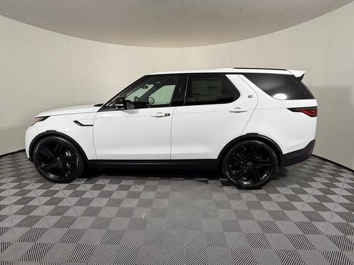 Fuji White 2026 Land Rover Discovery S