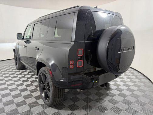 2026 Land Rover Defender P400 X-Dynamic SE