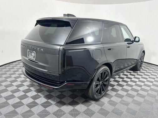 2025 Land Rover Range Rover P550e SE