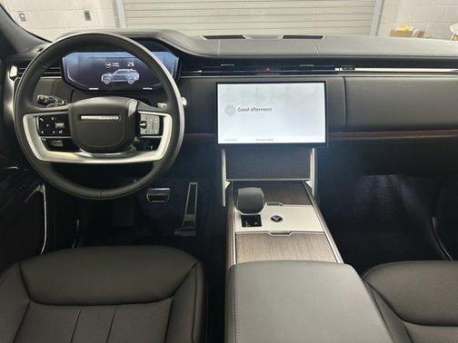 2025 Land Rover Range Rover P550e SE