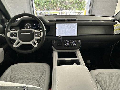 2025 Land Rover Defender 110 P300