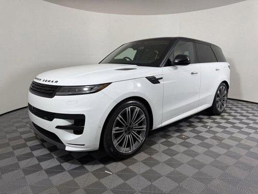 Fuji White 2026 Land Rover Range Rover Sport SE