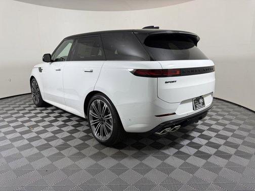 Fuji White 2026 Land Rover Range Rover Sport SE