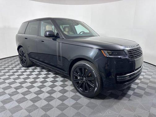 2025 Land Rover Range Rover P550e SE