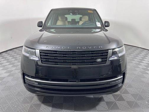 2025 Land Rover Range Rover P550e SE