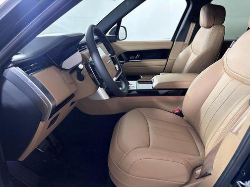 2025 Land Rover Range Rover P550e SE