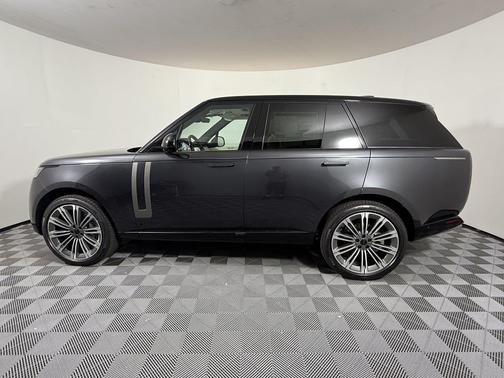 Carpathian Grey Premium Metallic 2026 Land Rover Range Rover P400 SE