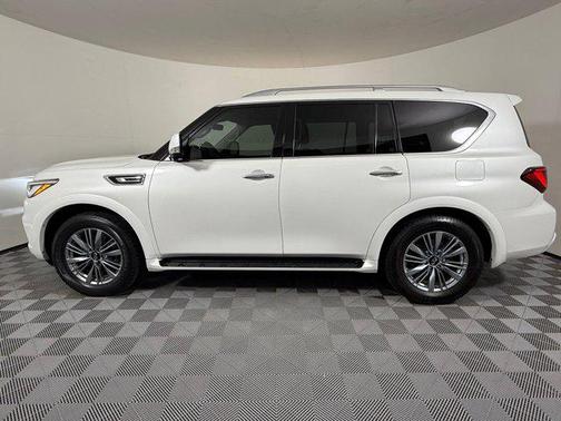 Moonstone White 2022 INFINITI QX80 Luxe