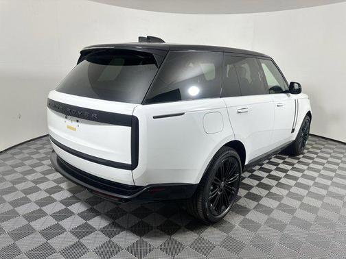 2025 Land Rover Range Rover P400 SE