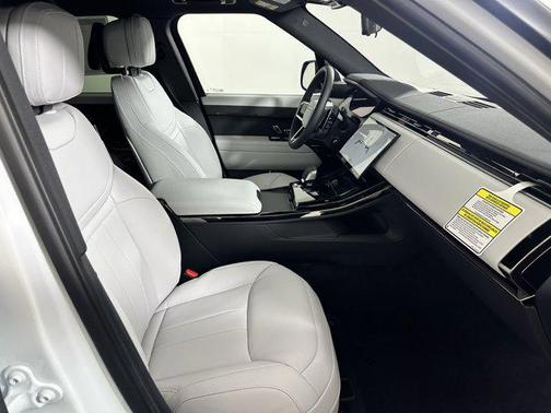 2025 Land Rover Range Rover Sport SE