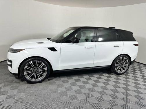2025 Land Rover Range Rover Sport SE