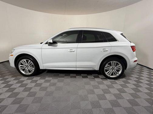 2020 Audi Q5 45 Premium Plus