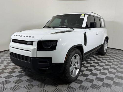 Fuji White 2026 Land Rover Defender P400 X-Dynamic SE