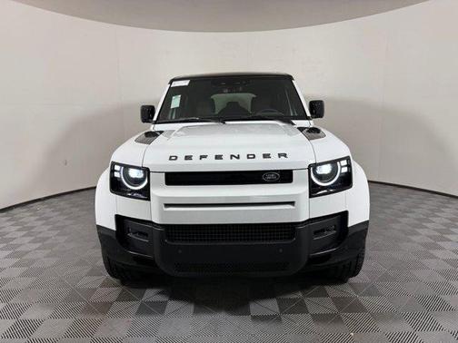 2026 Land Rover Defender P400 X-Dynamic SE