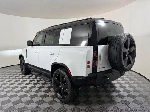 2026 Land Rover Defender P400 X-Dynamic SE