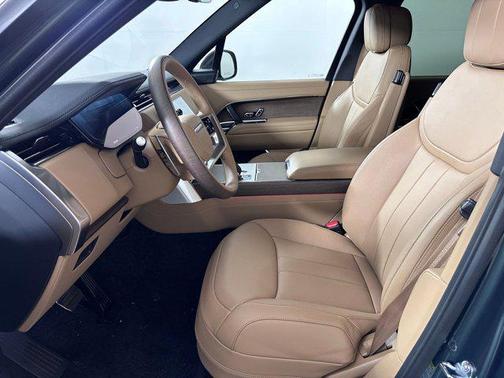 2025 Land Rover Range Rover P400 SE