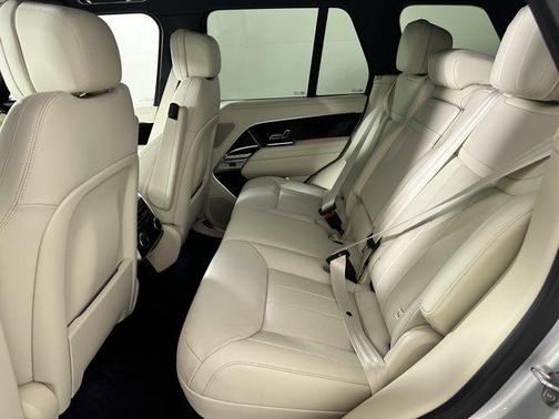 2025 Land Rover Range Rover P400 SE